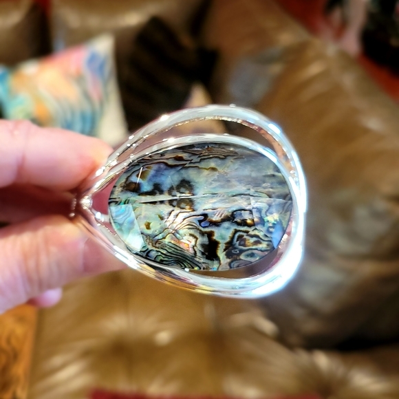 Women's lapis lazuli stone cuff bracelet - Picture 8 of 9